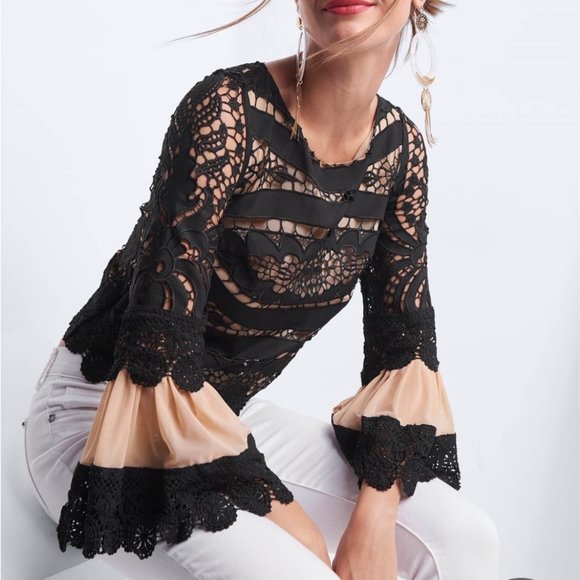 NWT Venus lace up bell sleeve top - Picture 2 of 15